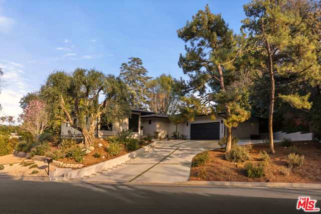 4430 Natoma Avenue, Woodland Hills CA: https://media.crmls.org/mediaz/71dfe1fa-e444-4301-a272-61e842af9ad4.jpg