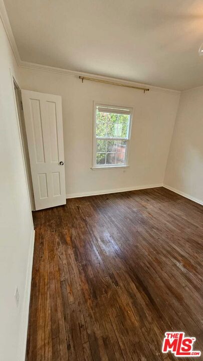 2615 W Edgehill, Los Angeles CA: https://media.crmls.org/mediaz/71e096b9-0b7e-4538-9dbd-b991223e658f.jpg