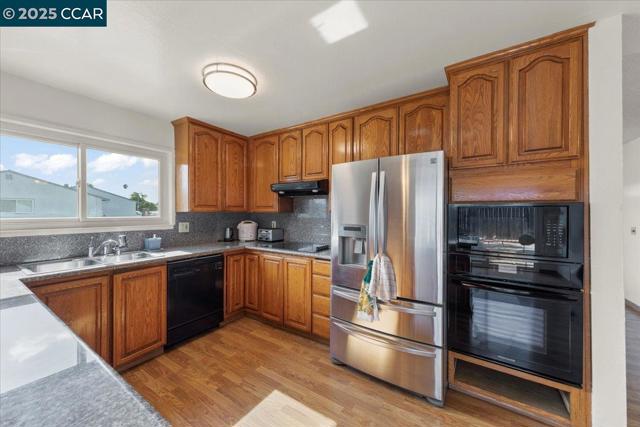 316 Meadows Dr, Vallejo CA: https://media.crmls.org/mediaz/71e0cf41-9836-47e2-974c-5987f94a5740.jpg