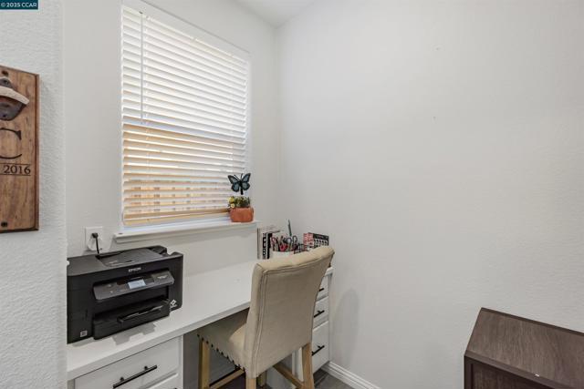 158 Wooley Creek Way, Brentwood CA: https://media.crmls.org/mediaz/71e0d1f8-8f9c-40b8-9376-8cc221c0530e.jpg