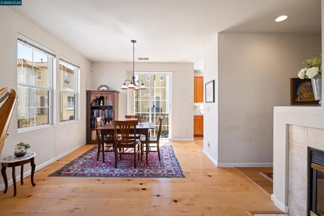 46 Matisse Ct, Pleasant Hill CA: https://media.crmls.org/mediaz/71e0fe0d-550d-4c20-8422-ad432ca42d4c.jpg