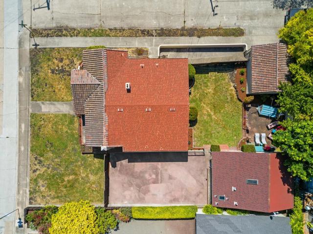 1003 Walnut Avenue, Santa Cruz CA: https://media.crmls.org/mediaz/71e170cd-20b2-4cdf-9d28-d3f590cb5b85.jpg