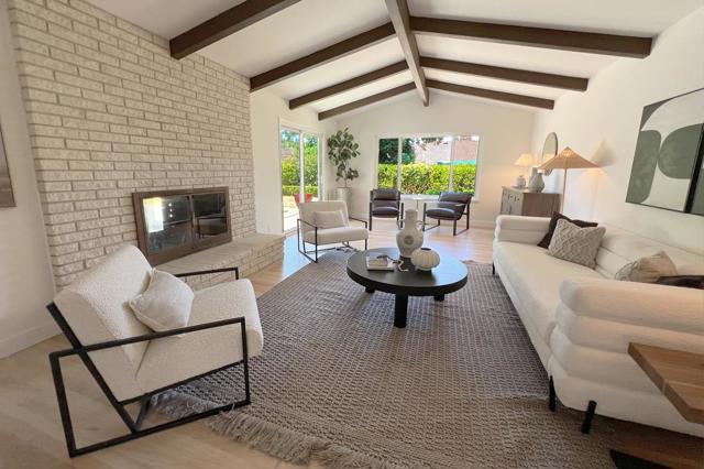 12141 Viewoak Drive, Saratoga CA: https://media.crmls.org/mediaz/71e24da4-fb28-42d6-94d8-1a70c3fcef27.jpg