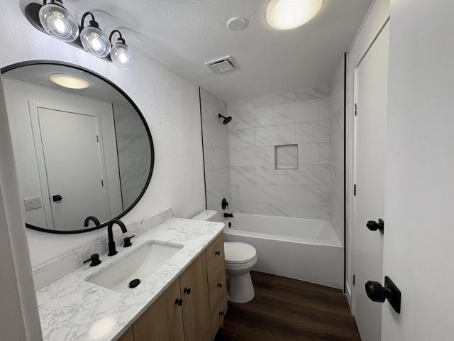 73851 Desert Greens S Drive, Palm Desert CA: https://media.crmls.org/mediaz/71e32033-4899-41ac-850f-b5177bfed5d0.jpg