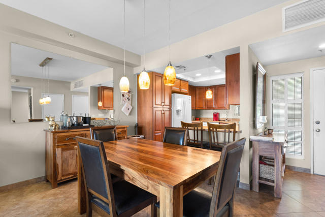 255 S Avenida Caballeros, Palm Springs CA: https://media.crmls.org/mediaz/71e336c8-caab-493d-86d0-51fb34e52408.jpg