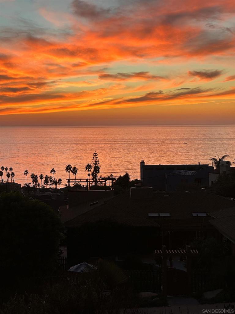 https://media.crmls.org/mediaz/71e373ad-a6b6-460f-8105-f0e446cfa839.jpg?preset=X-Large