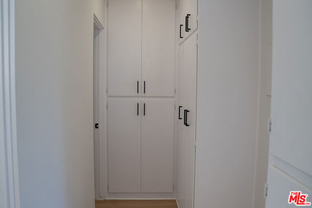 4579 Ambrose Avenue, Los Angeles CA: https://media.crmls.org/mediaz/71e45c67-4724-4f4d-9ddc-8a5633713ff1.jpg