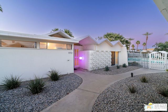 1772 S Araby Drive, Palm Springs CA: https://media.crmls.org/mediaz/71e55157-c0c7-468d-8379-f11093ac7825.jpg