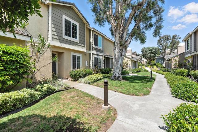 3707 Caminito Carmel, San Diego CA: https://media.crmls.org/mediaz/71e5b494-67f2-427f-adb7-4e96af74f67e.jpg