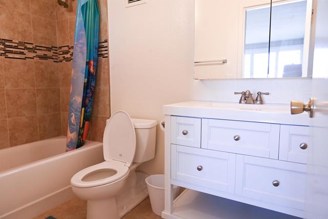Image 16 of 31 For 4944 Cass Street 205