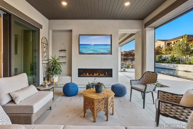 8416 18 Hidden Cove Way, San Diego CA: https://media.crmls.org/mediaz/71e66a88-e2bc-4442-9886-922a73963122.jpg