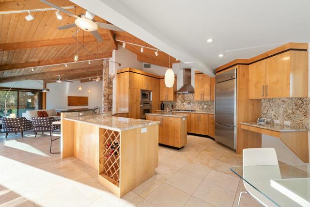 45371 Rancho Palmeras Drive, Indian Wells CA: https://media.crmls.org/mediaz/71e67bba-da0f-42b2-943e-8854bd0ba7de.jpg