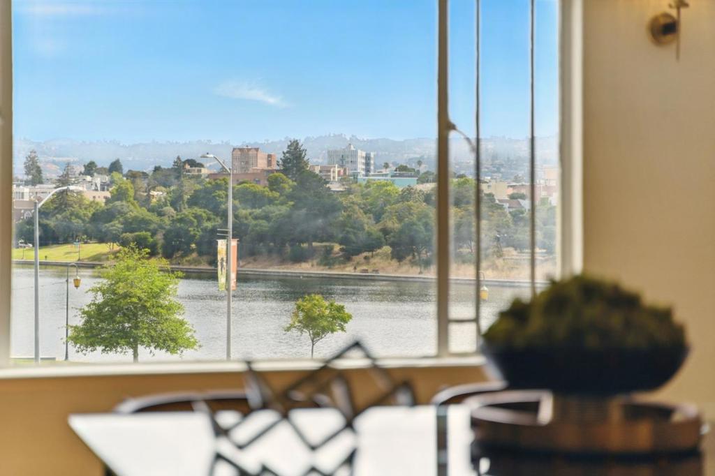 71E6E66D Da1B 40Ec B9Ff 80F360543D4E 244 Lakeside Drive #2, Oakland, Ca 94612 &Lt;Span Style='BackgroundColor:transparent;Padding:0Px;'&Gt; &Lt;Small&Gt; &Lt;I&Gt; &Lt;/I&Gt; &Lt;/Small&Gt;&Lt;/Span&Gt;