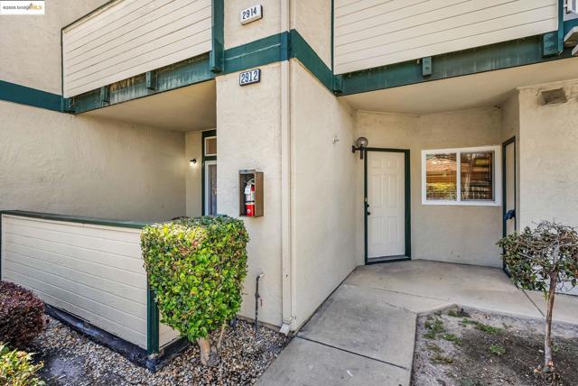 2912 Flint St, Union City CA: https://media.crmls.org/mediaz/71e75563-7756-43df-97b1-c1468cc1624c.jpg