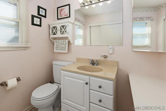 286 Ridgecrest Dr., San Diego CA: https://media.crmls.org/mediaz/71e7aa69-4506-491c-a4f1-f70877821c9b.jpg