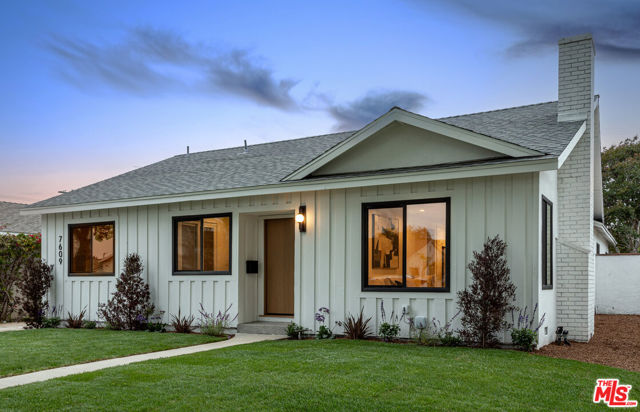 7609 Alverstone Avenue, Los Angeles CA: https://media.crmls.org/mediaz/71e7be78-a1e0-4acc-a311-13f3c224f05e.jpg