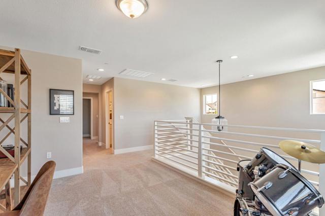 1153 Coyote Peak Way, Hollister CA: https://media.crmls.org/mediaz/71e7fda4-9d31-480f-ae98-ad23df5c66b7.jpg