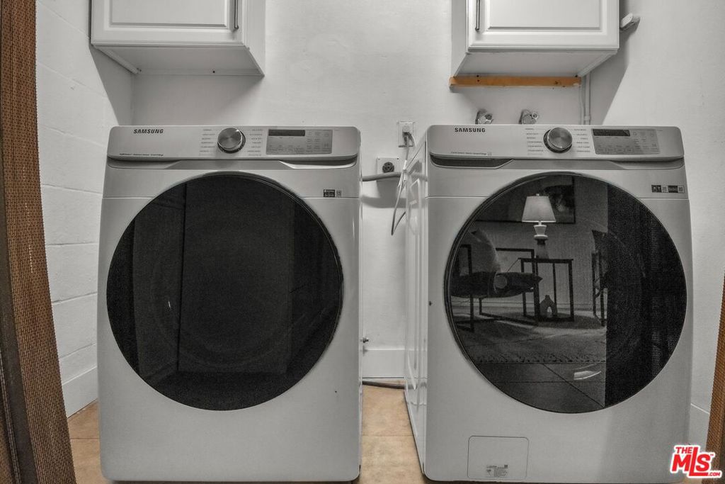 https://media.crmls.org/mediaz/71e8352a-4af5-40ab-9b80-bfd421f8287f.jpg?preset=X-Large