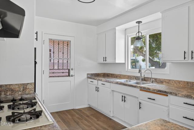 286 Homer Avenue, Ventura CA: https://media.crmls.org/mediaz/71e89f40-565b-4eb2-972d-4c03abdea275.jpg