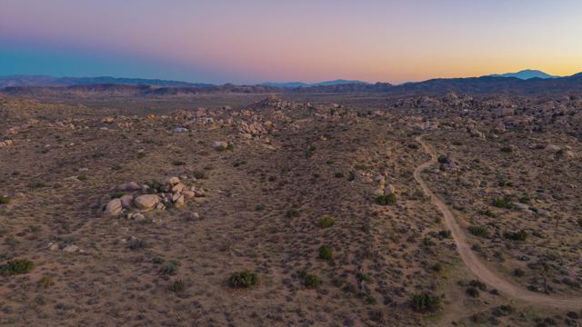 1 Dragonfly Lane, Pioneertown CA: https://media.crmls.org/mediaz/71e8cccf-988f-4710-b2bf-7ca4a890352b.jpg