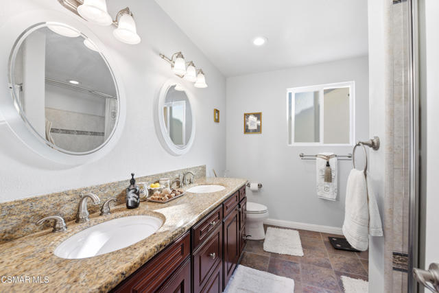 952 Carefree Drive, Simi Valley CA: https://media.crmls.org/mediaz/71e8f000-f55f-4924-a99e-6ceee123da22.jpg