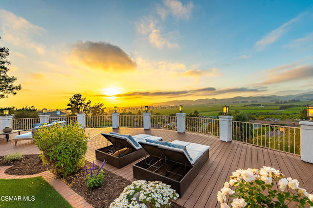 1074 Deseo Avenue, Camarillo CA: https://media.crmls.org/mediaz/71e913eb-4a1b-46e9-9aed-39288ff95b01.jpg