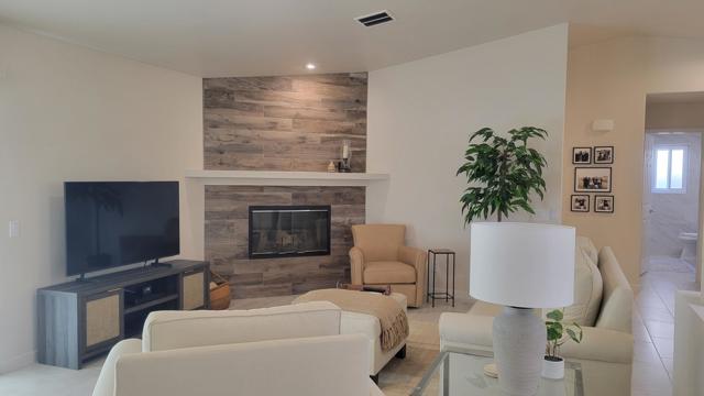 53645 Avenida Mendoza, La Quinta CA: https://media.crmls.org/mediaz/71e92e70-d7bc-4c06-b851-54fef375a110.jpg