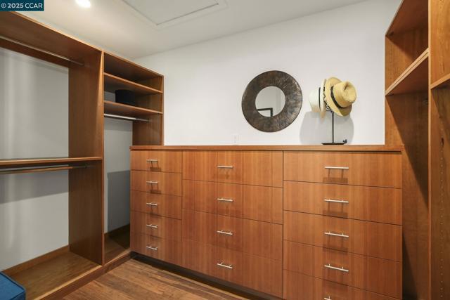 68 Terrace Rd, Walnut Creek CA: https://media.crmls.org/mediaz/71e95609-4fd6-47d7-a55e-18c9d5146e7f.jpg