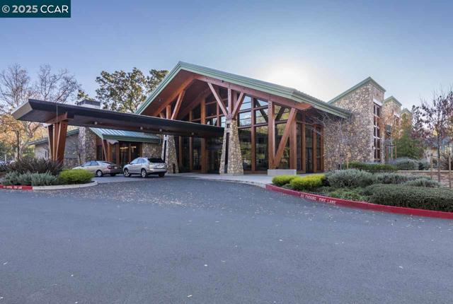4217 Terra Granada Dr, Walnut Creek CA: https://media.crmls.org/mediaz/71ea1b6d-7ebf-4f3d-b92a-d96529852da9.jpg