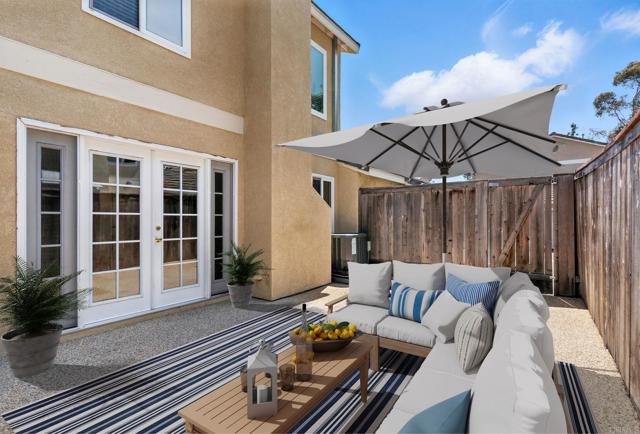 3707 Caminito Carmel, San Diego CA: https://media.crmls.org/mediaz/71ea1d0e-2736-402d-9418-23659f09eec7.jpg