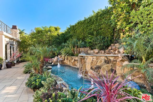 Drew Fenton | 10212 Briarwood Drive Los Angeles CA | MLS: 7608311