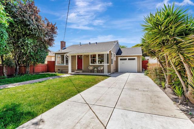 1359 Madera Avenue, Menlo Park CA: https://media.crmls.org/mediaz/71ead59b-e377-448f-a9b8-510194abeab1.jpg