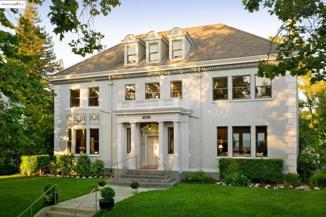 22 Sea View Ave, Piedmont CA: https://media.crmls.org/mediaz/71eae359-15df-4df4-8ff0-6f1ee811ac72.jpg