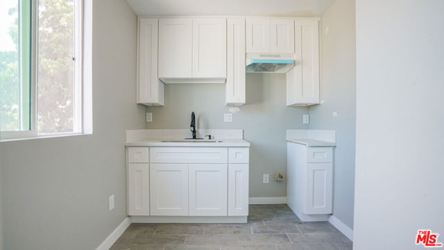 10412 S Figueroa Street, Los Angeles CA: https://media.crmls.org/mediaz/71eaee24-7a8c-4ded-a2eb-b0d43eece502.jpg