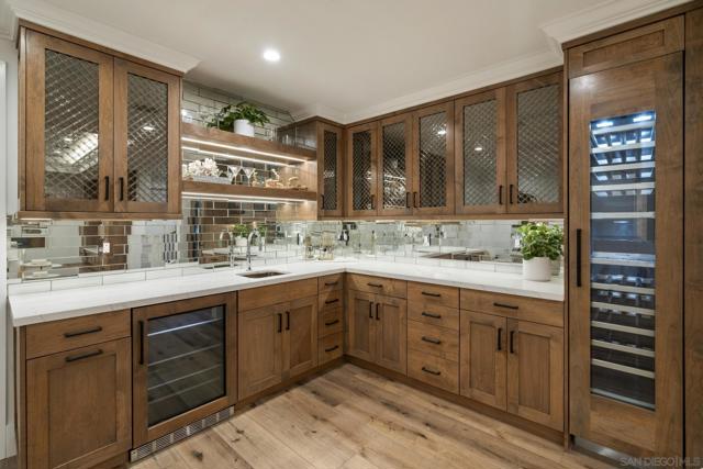 464 466 Westbourne, San Diego CA: https://media.crmls.org/mediaz/71ebd521-0abb-4590-86e8-b883e9ffa3a8.jpg