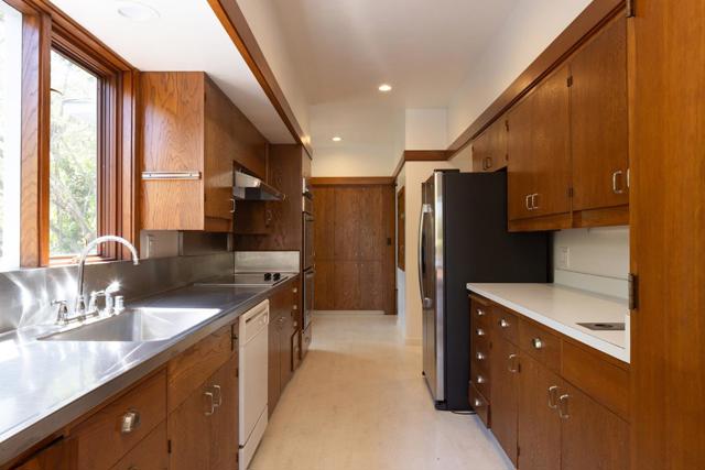 2416 Bay View Avenue, Carmel CA: https://media.crmls.org/mediaz/71ed1ffa-15b0-4a91-bfba-73167a6022be.jpg