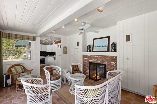 444 Loring Avenue, Los Angeles CA: https://media.crmls.org/mediaz/71ede367-3b3b-4745-ba68-02add4cb3000.jpg
