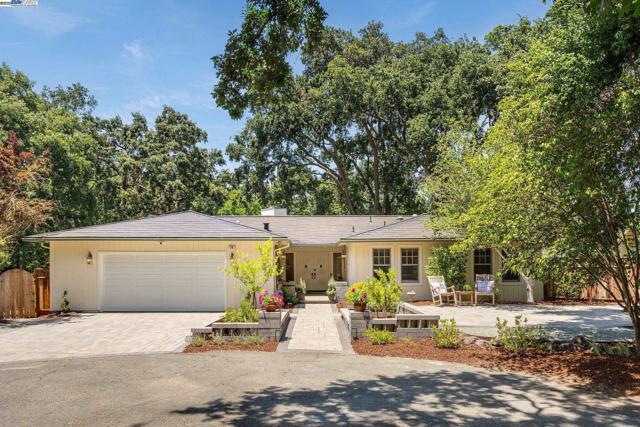 20 Donna Ln, Danville CA: https://media.crmls.org/mediaz/71edef4a-36fe-4ca5-8212-f3d248fdc415.jpg