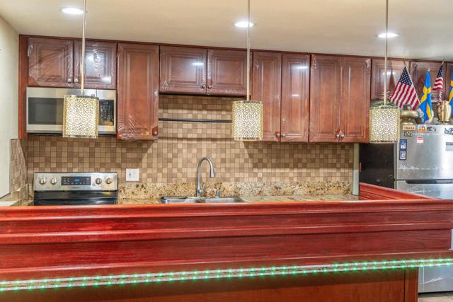 Detail Gallery Image 5 of 20 For 1055 Naranca Ave #7,  El Cajon,  CA 92021 - 2 Beds | 1/1 Baths