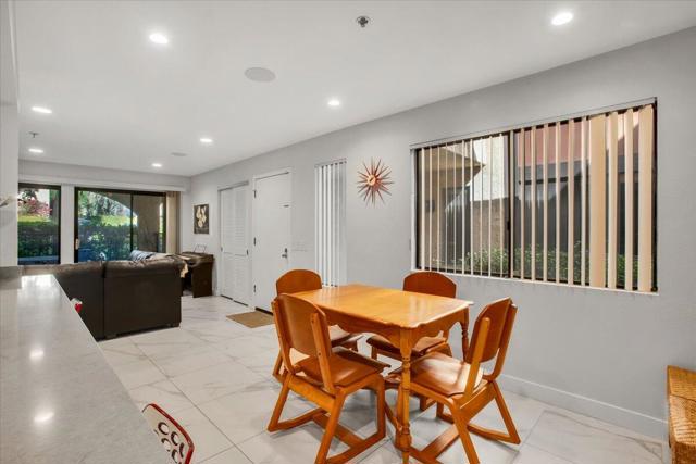 200 E Racquet Club Road, Palm Springs CA: https://media.crmls.org/mediaz/71eef69a-e30c-4fed-be2a-6f3e99eed287.jpg