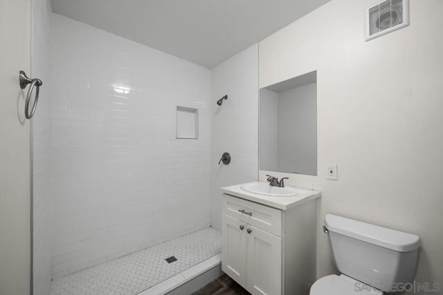 1821 25 Cypress Ave, San Diego CA: https://media.crmls.org/mediaz/71ef05e7-ecf6-4a56-935d-8c0e389556c7.jpg