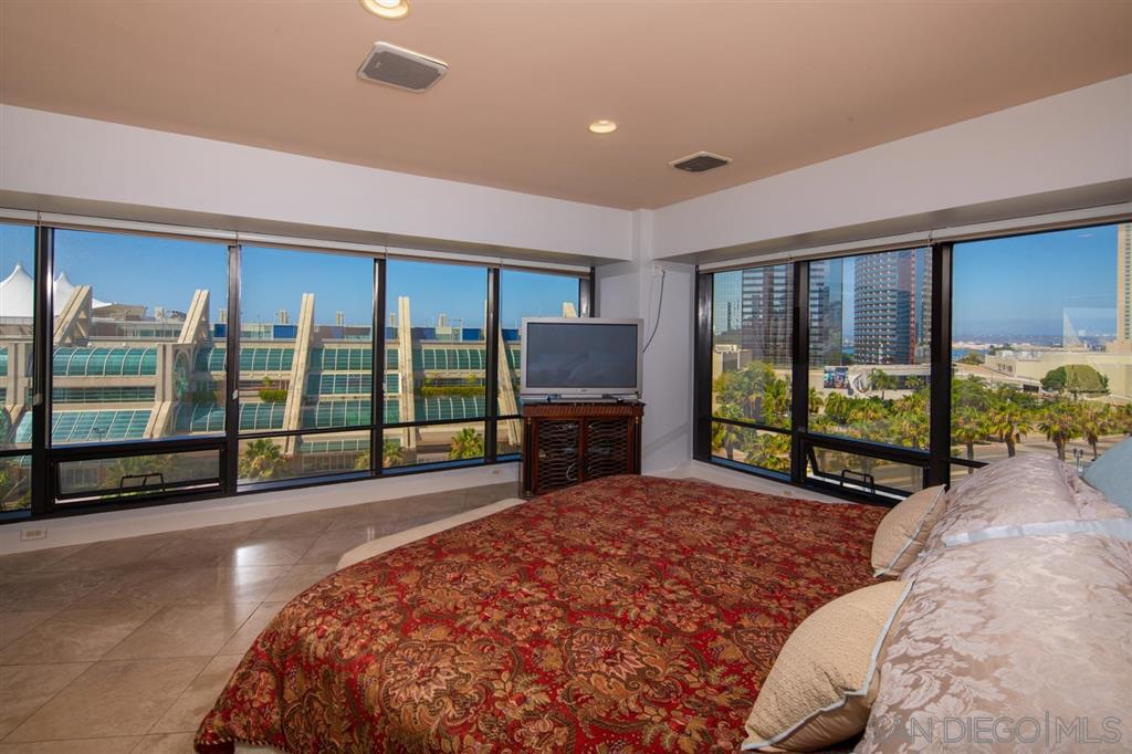 MLS #250037576SD image #9