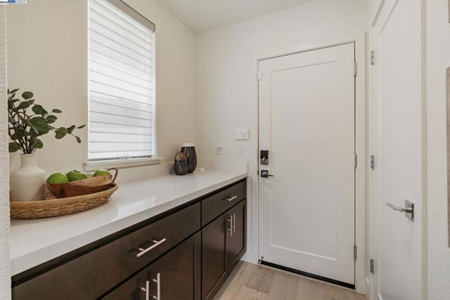 2002 Davoli Ct, San Ramon CA: https://media.crmls.org/mediaz/71f0977a-caa6-49f4-bd6e-a748bd6b564c.jpg