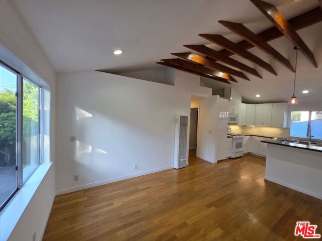 1029 Pleasantview Avenue, Venice CA: https://media.crmls.org/mediaz/71f11fcd-f02e-4cfb-aac3-72bf3d4ba9f1.jpg