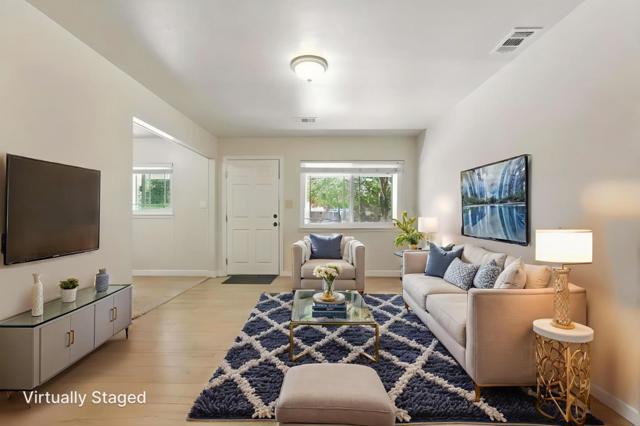 700 Mariposa Avenue, Mountain View CA: https://media.crmls.org/mediaz/71f2eab4-e055-47e0-812b-eb8611157a6d.jpg