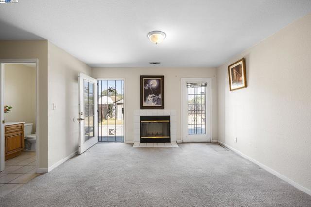 515 Alamo Ave, Richmond CA: https://media.crmls.org/mediaz/71f44203-ebb2-43dc-b9fc-9bd264397d52.jpg