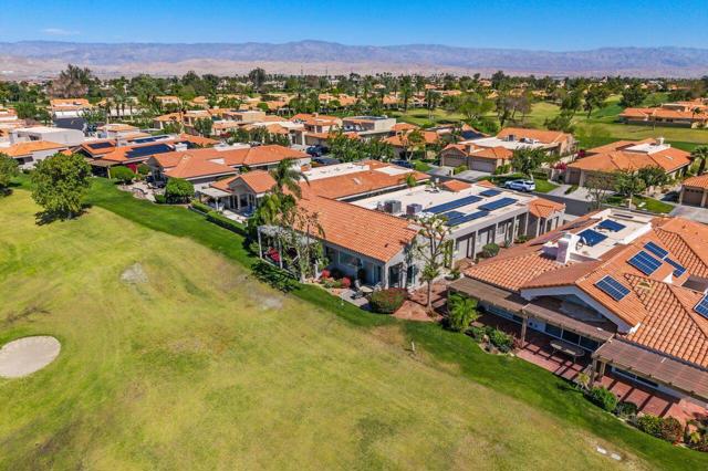 36 Colonial Drive, Rancho Mirage CA: https://media.crmls.org/mediaz/71f4ab88-21ef-4925-896f-c7d81f7da527.jpg