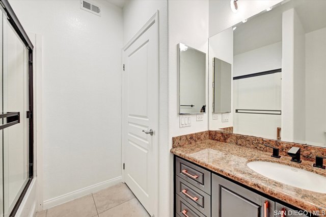 3877 Pell PL, San Diego CA: https://media.crmls.org/mediaz/71f5ac52-33bf-4057-a6c0-2bf26af3708f.jpg
