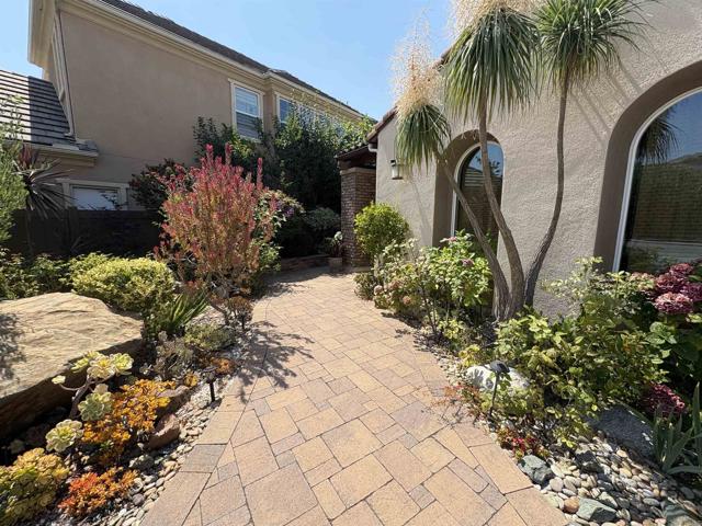 743 Costa Del Sur, San Marcos CA: https://media.crmls.org/mediaz/71f66a08-33a5-46c1-bde1-d3027b697cd1.jpg