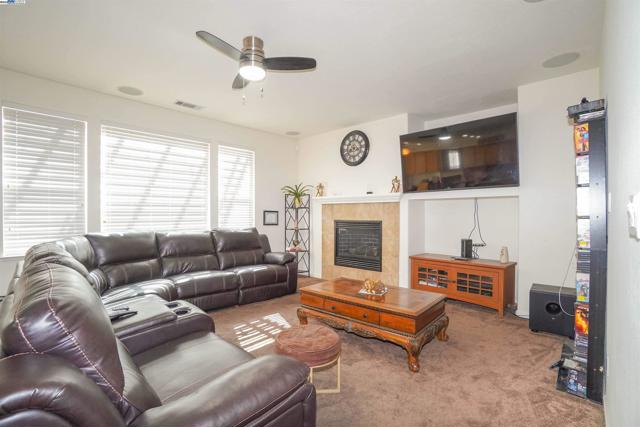 5018 Southport Ct, Antioch CA: https://media.crmls.org/mediaz/71f7912d-1fa8-405d-9834-a1471e83aaac.jpg